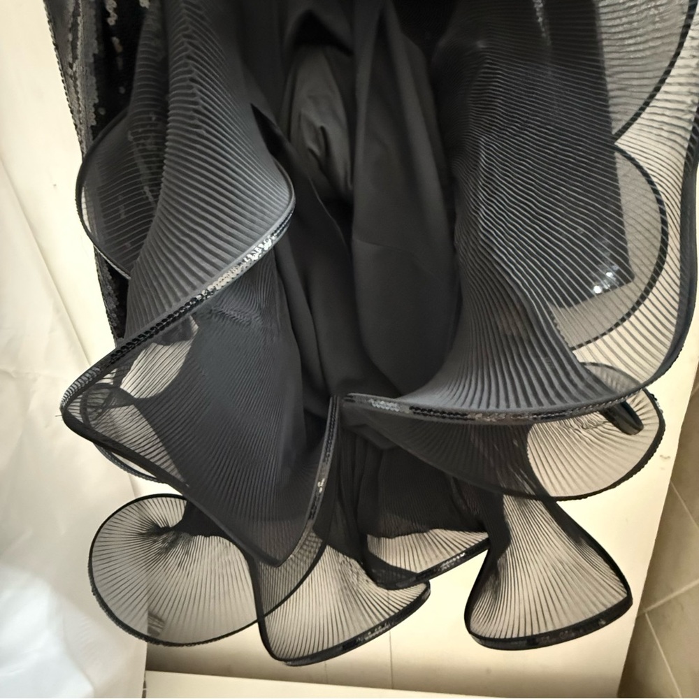 Saks Fifth Avenue Black Sequin and Mesh Twirl Pleat Formal Dress 2x/3x (see Meas - Picture 10 of 15